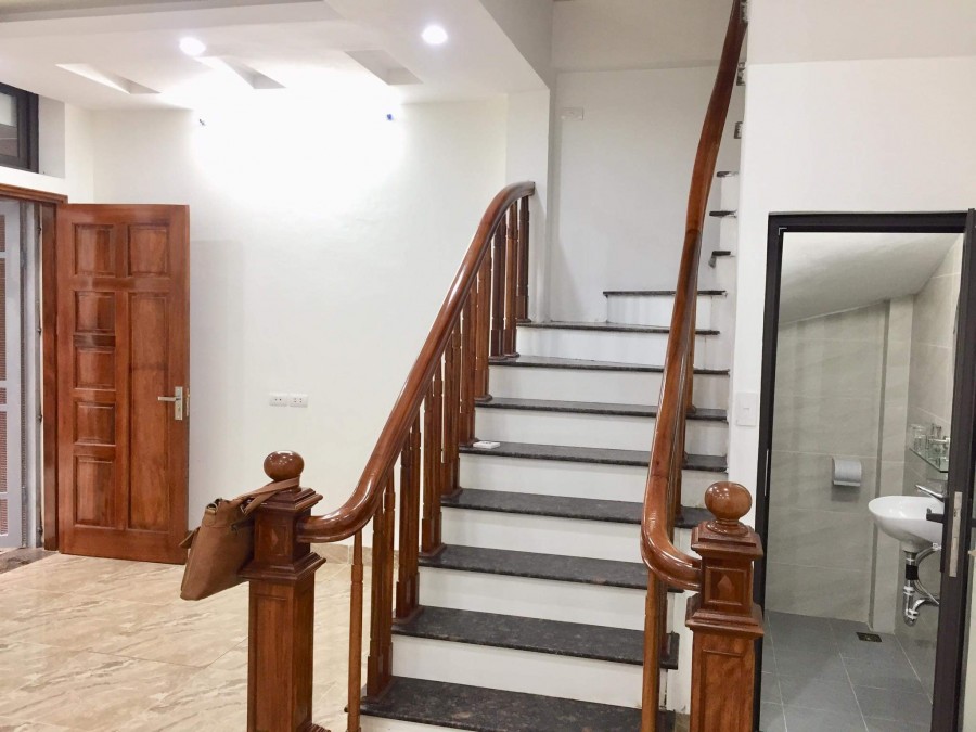 Bán Gấp nhà Mới Đống Đa, Kinh Doanh, Gara ô tô, 50m ra Vincom Phạm Ngọc Thạch.