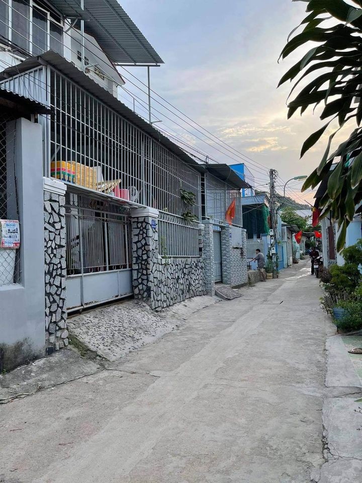 BÁN NHÀ TẠI PHƯỜNG VĨNH HẢI TP NHA TRANG