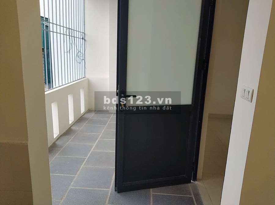 Bán nhà đẹp mới Phố Trần Cung 37m giá 2,95 tỷ, Nở hậu ngõ thông.