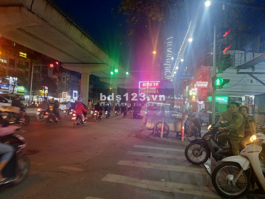 Bán nhà riêng tại phố Hồ Tùng Mậu 7 tầng giá 7.5 tỷ