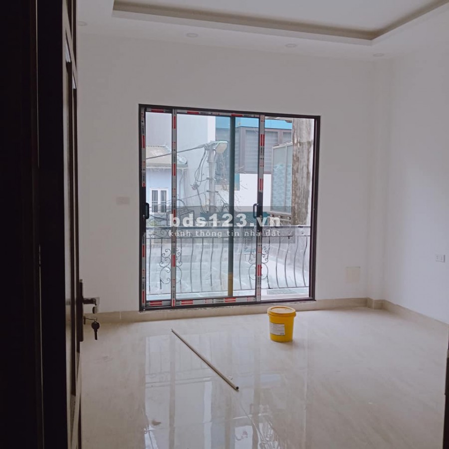 Bán nhà Ô Cách, 72 m2, 3 tầng, Ô TÔ ĐỖ SÂN NHÀ , 6 tỷ hơn