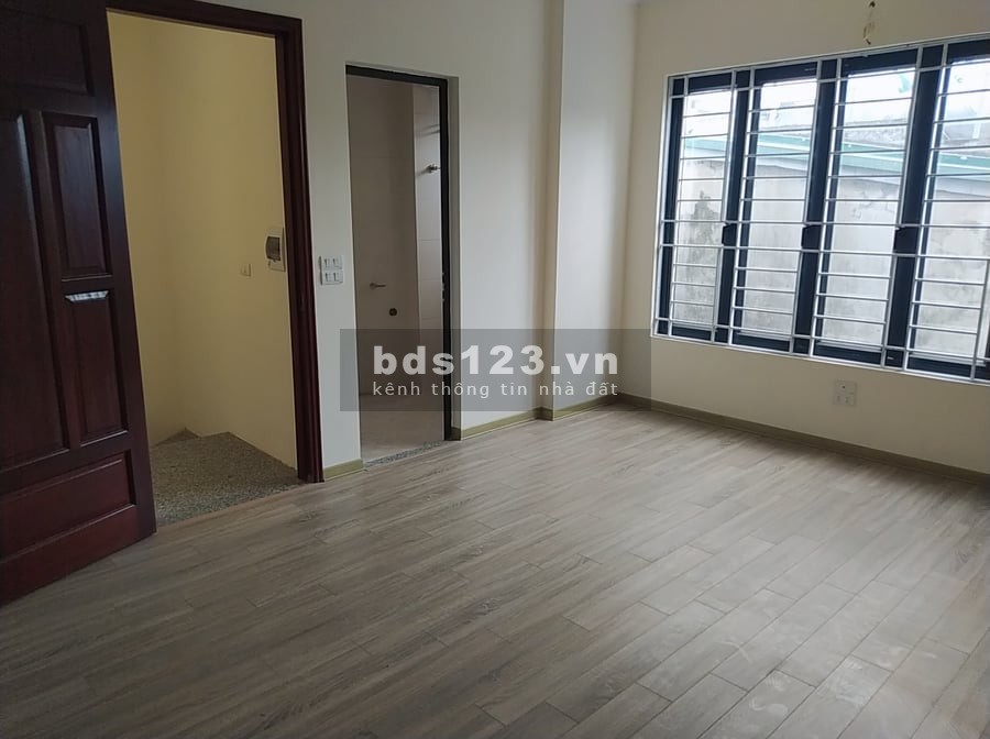 Bán nhà đẹp mới Phố Trần Cung 37m giá 2,95 tỷ, Nở hậu ngõ thông.