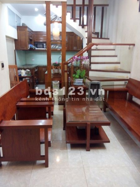 Bán nhà Hoàng Văn Thái, ô tô đỗ cửa, khu vực dân trí cao, an ninh tốt Diện tích 37 mét. Giá 3.8 tỷ