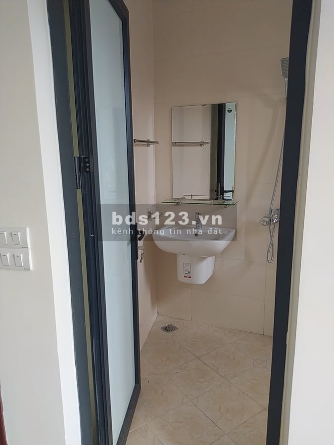 Bán nhà đẹp mới Phố Trần Cung 37m giá 2,95 tỷ, Nở hậu ngõ thông.