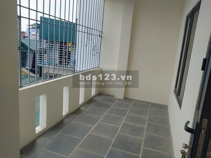 Bán nhà đẹp mới Phố Trần Cung 37m giá 2,95 tỷ, Nở hậu ngõ thông.