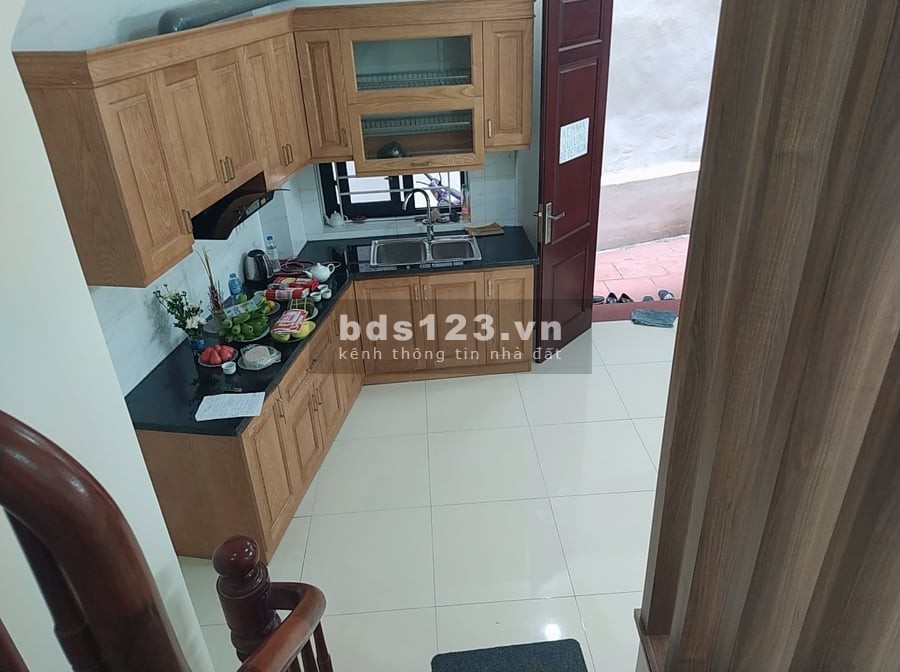 Bán nhà đẹp mới Phố Trần Cung 37m giá 2,95 tỷ, Nở hậu ngõ thông.