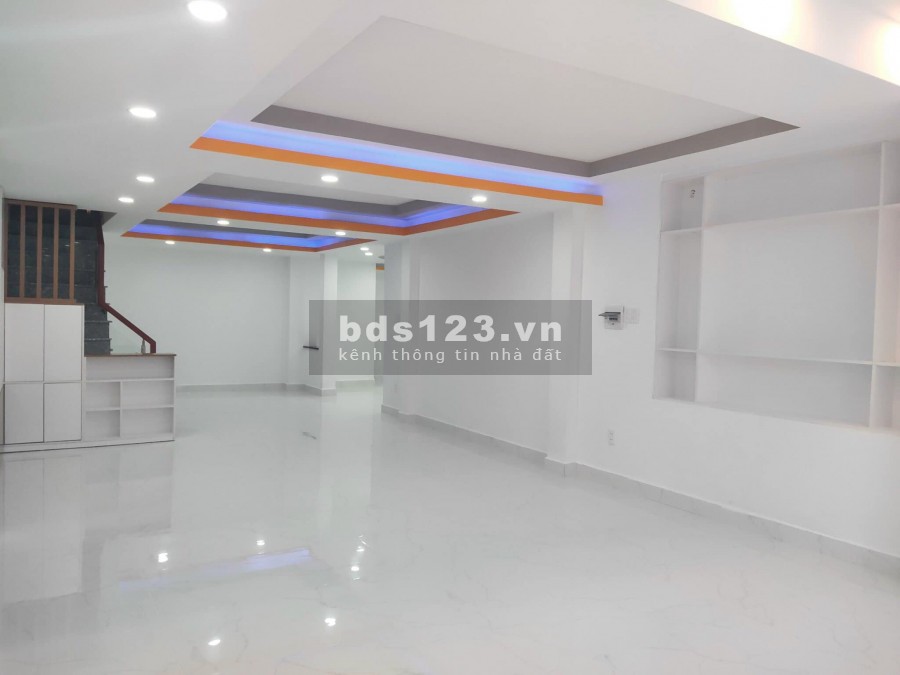 Bán Nhà Quận 11 hẽm rộng nhà mới dọn vào ở ngay – Gía 10.2 Tỷ