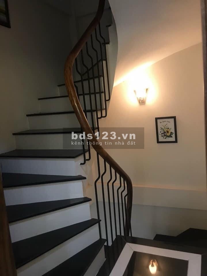 NHÀ ĐẸP MỸ ĐÌNH NGÕ THÔNG BÃI GỬI XE Ô TÔ 20M