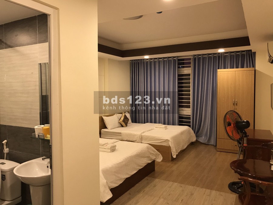 Bán gấp khách sạn cao cấp-DT: 166m2- Giá 35 tỷ