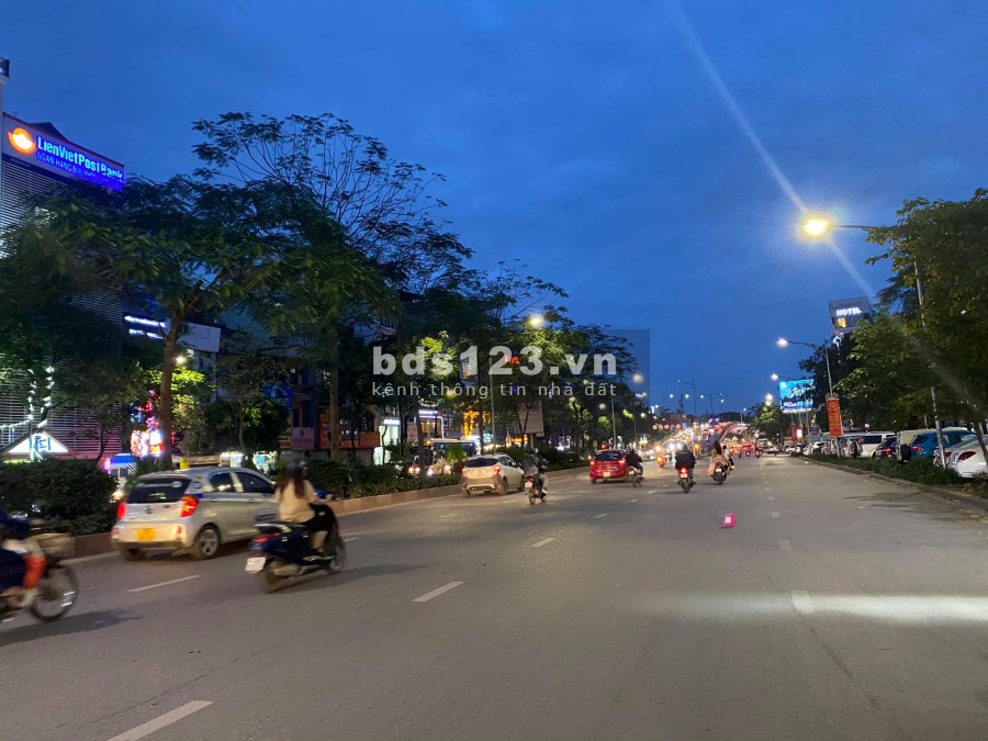 NHÀ MẶT PHỐ TRẦN KHÁT CHÂN, 6 TẦNG.