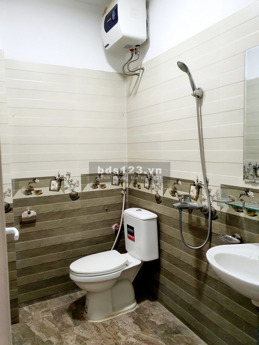 NHÀ MỚI NGÕ 191 PHẠM VĂN ĐỒNG Ở LUÔN LÔ GÓC Ô TÔ DT 33M2 5 TẦNG 4 NGỦ GIÁ 3.X TỶ