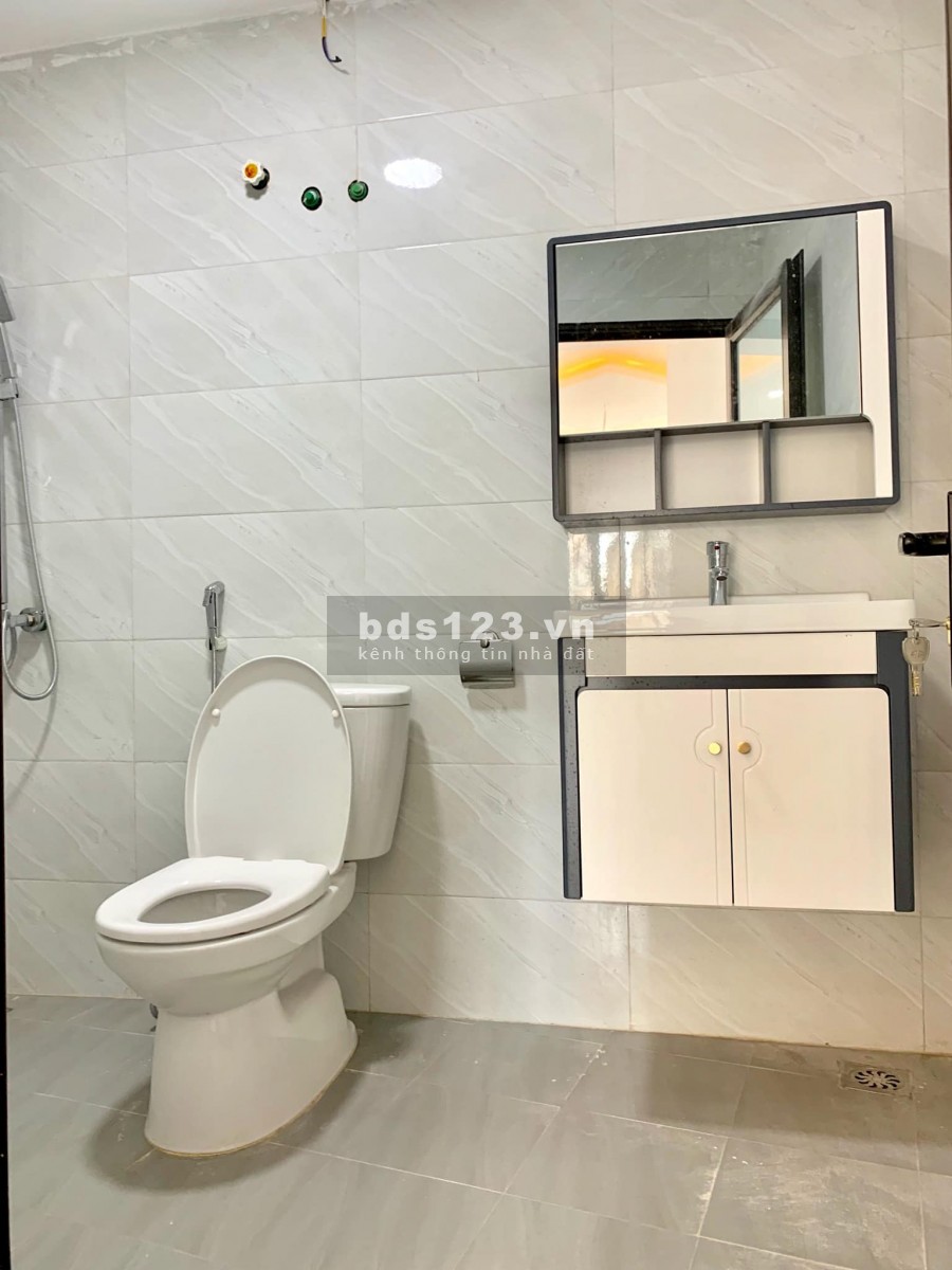 Bán nhà đẹp Bồ Đề Long Biên 44m2*5T, 7 Chỗ đỗ cửa, Ngõ thông, Ở ngay