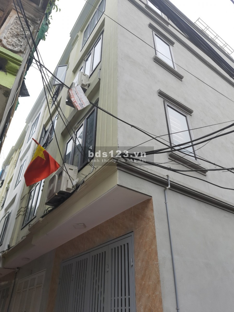 Cần bán nhà Ngọc Thụy,Long Biên 30m2,4 tầng,mặt tiền 3,7m, 2.6 tỷ.