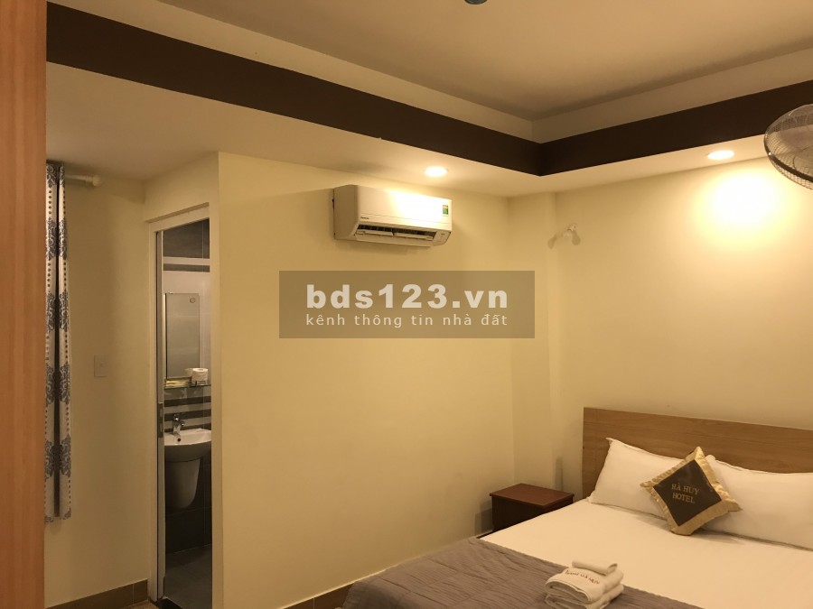 Bán gấp khách sạn cao cấp-DT: 166m2- Giá 35 tỷ