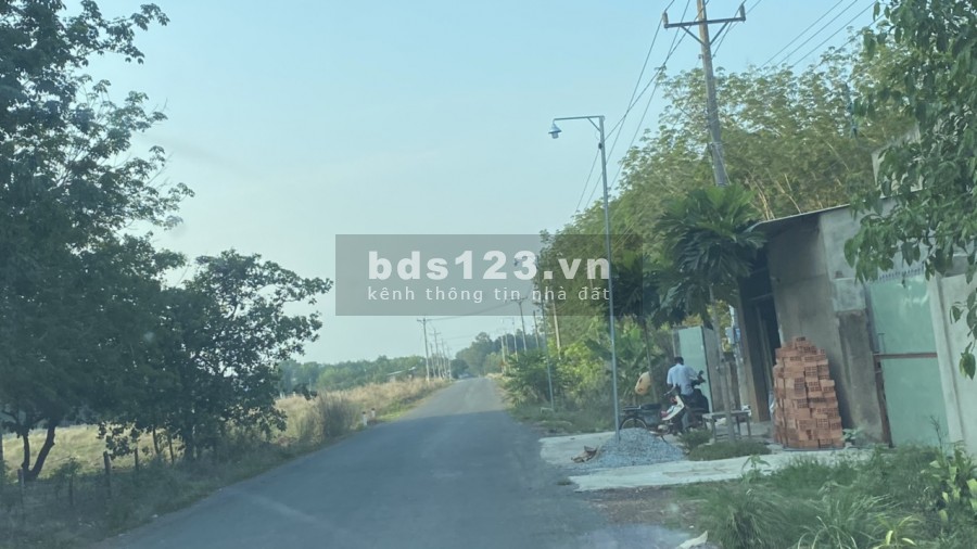 Bán lô đất đẹp MT đường nhựa gần trung tâm hành chính Tân Khai Hớn Quản Bình Phước