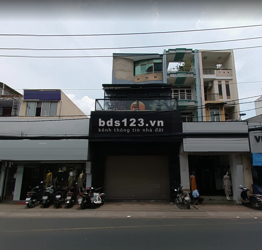 Mặt Tiền vị trí đẹp dt 4 x 18, 2L Hòa Bình