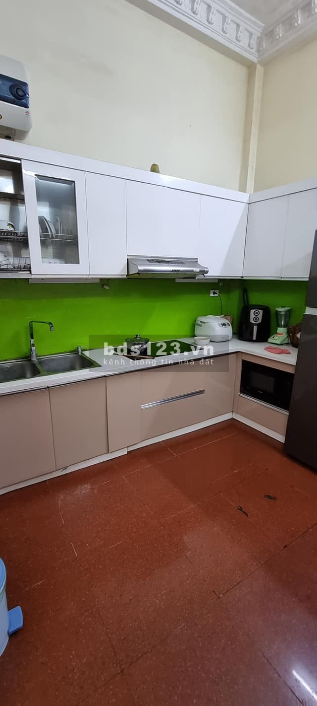 Nguyễn Đình Hoàn, 64m2, 5t, 4,85 tỷ, thoáng mát, ngõ thông