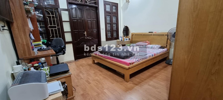 Nguyễn Đình Hoàn, 64m2, 5t, 4,85 tỷ, thoáng mát, ngõ thông