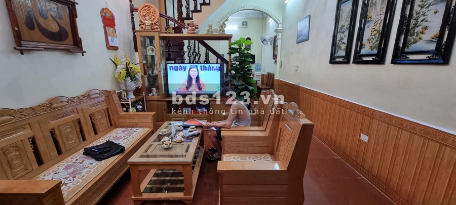 Nguyễn Đình Hoàn, 64m2, 5t, 4,85 tỷ, thoáng mát, ngõ thông