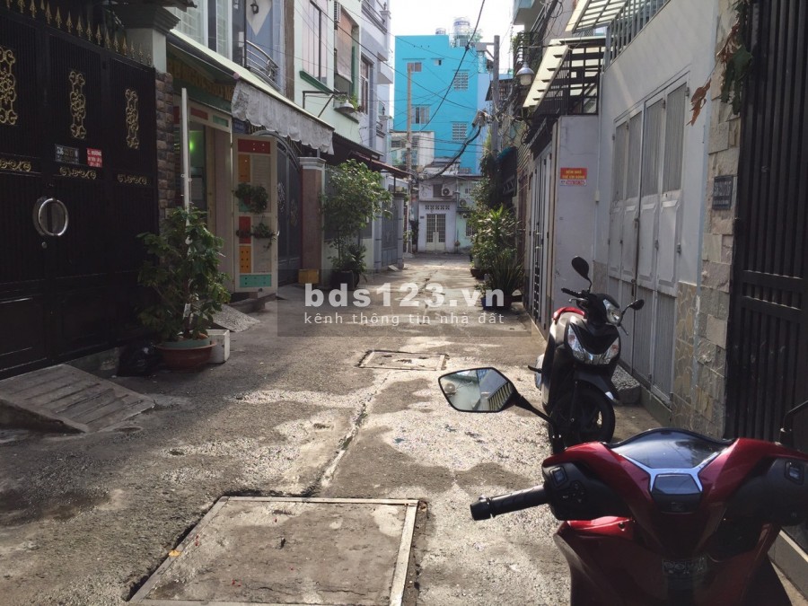 Bán nhà giá rẻ đường Cách Mạng Tháng 8, 36m2, 3,3x11, nhà đẹp ở ngay