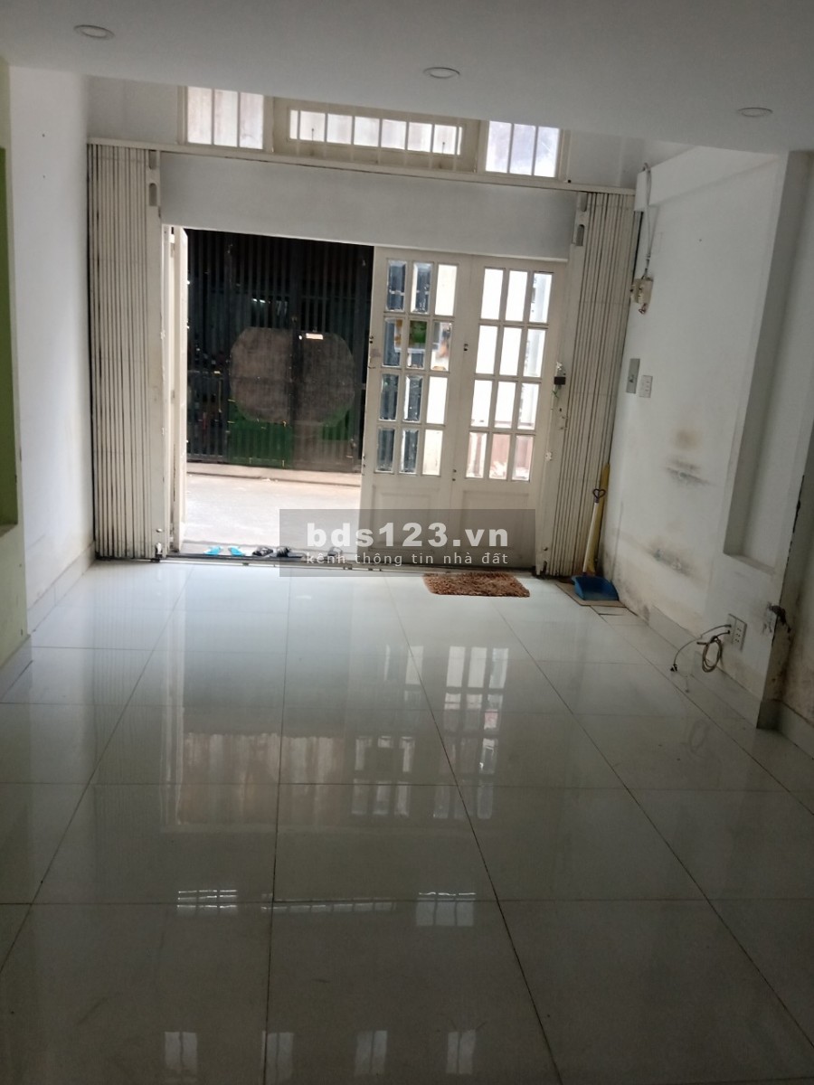 Cho thuê nhà đường Đồng Xoài gần chợ Hoàng Hoa Thám quận Tân Bình
