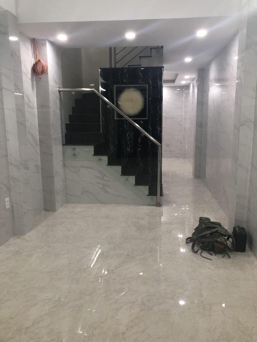 Cho thuê nguyên căn Nguyễn Tiểu La, Q10 - 4tầng 3PN/4WC giá 21 triệu
