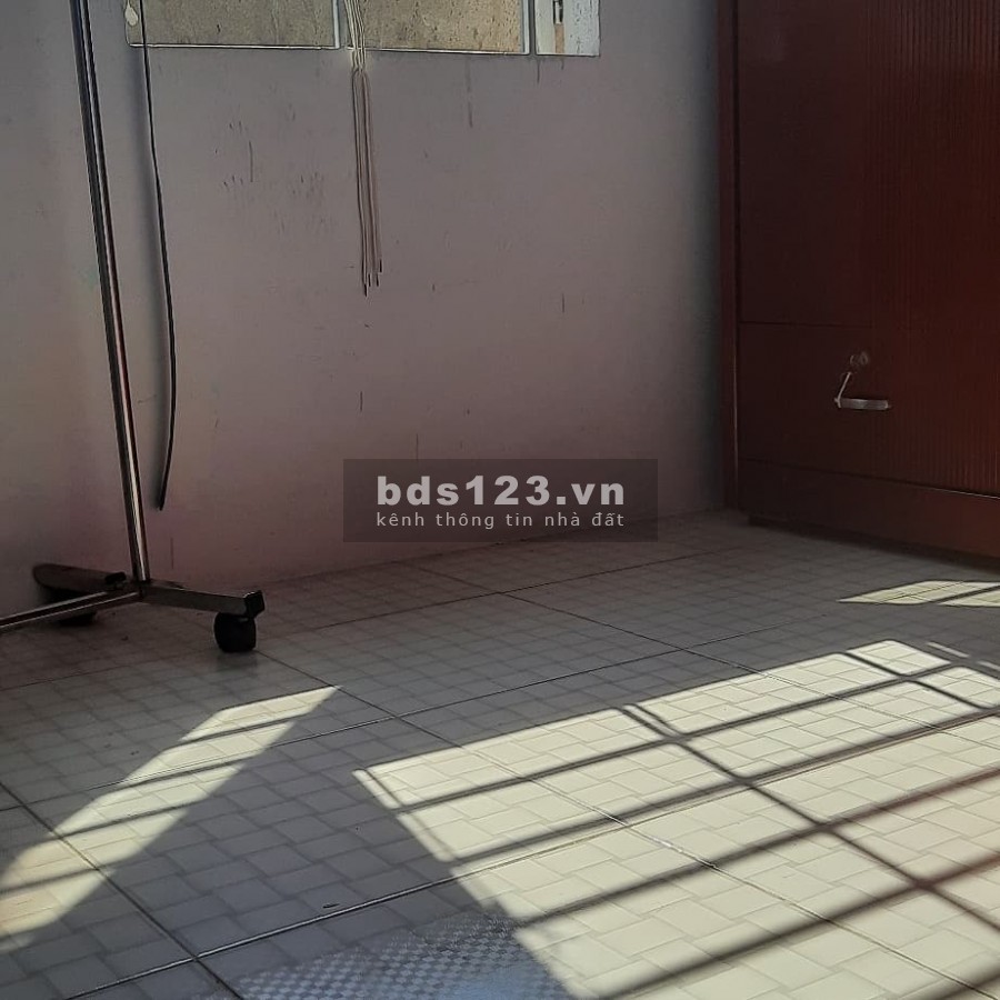Nhà đẹp chính chủ bán nhanh giá rẻ.gần cầu Nguyễn Văn Cừ