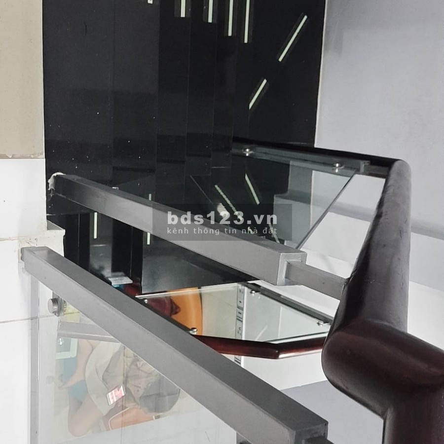 Nhà đẹp chính chủ bán nhanh giá rẻ.gần cầu Nguyễn Văn Cừ