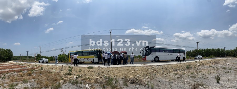 Bán gấp lô đất thổ cư 150m2 trên trục đường Hắc Dịch- Tóc Tiên, giá 500tr, đã có sổ.
