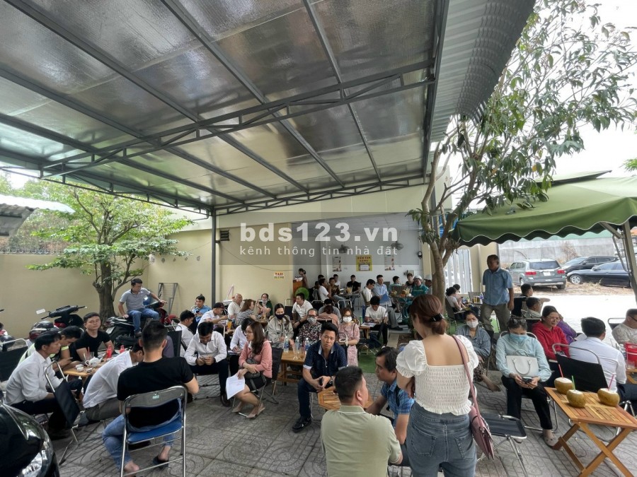 Cần bán gấp lô đất 160m2 thổ cư, giá 300trieu tại Thị xã Phú Mỹ, đất đã có sổ.