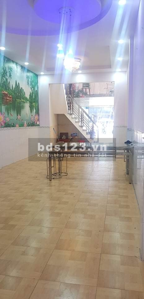 Ngay mặt tiền chợ Hương Lộ 2, chỉ 90 triệu/m2, cho thuê 30 triệu/tháng