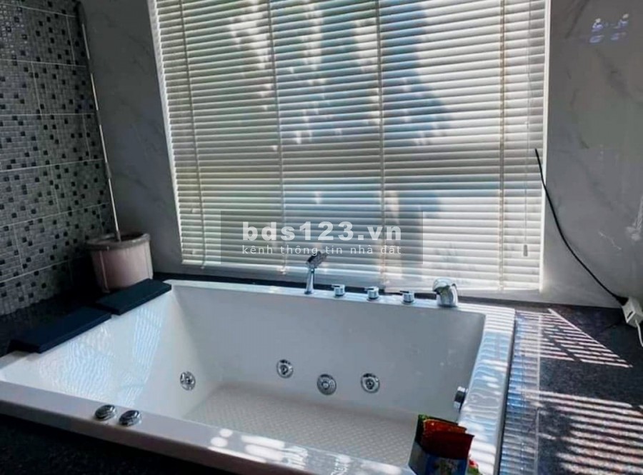 Hạ giá BÁN GẤP nhà 5T HXH Phan Đăng Lưu, P.1 Phú Nhuận 5mx13m 12.2 Tỷ TL