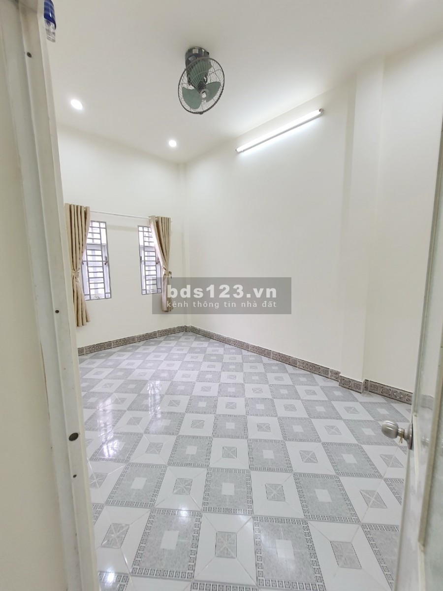Bán nhà 1 lầu gần mặt tiền đường Bùi Minh Trực Phường 5 Quận 8 - LH Ms Sương 0933862860