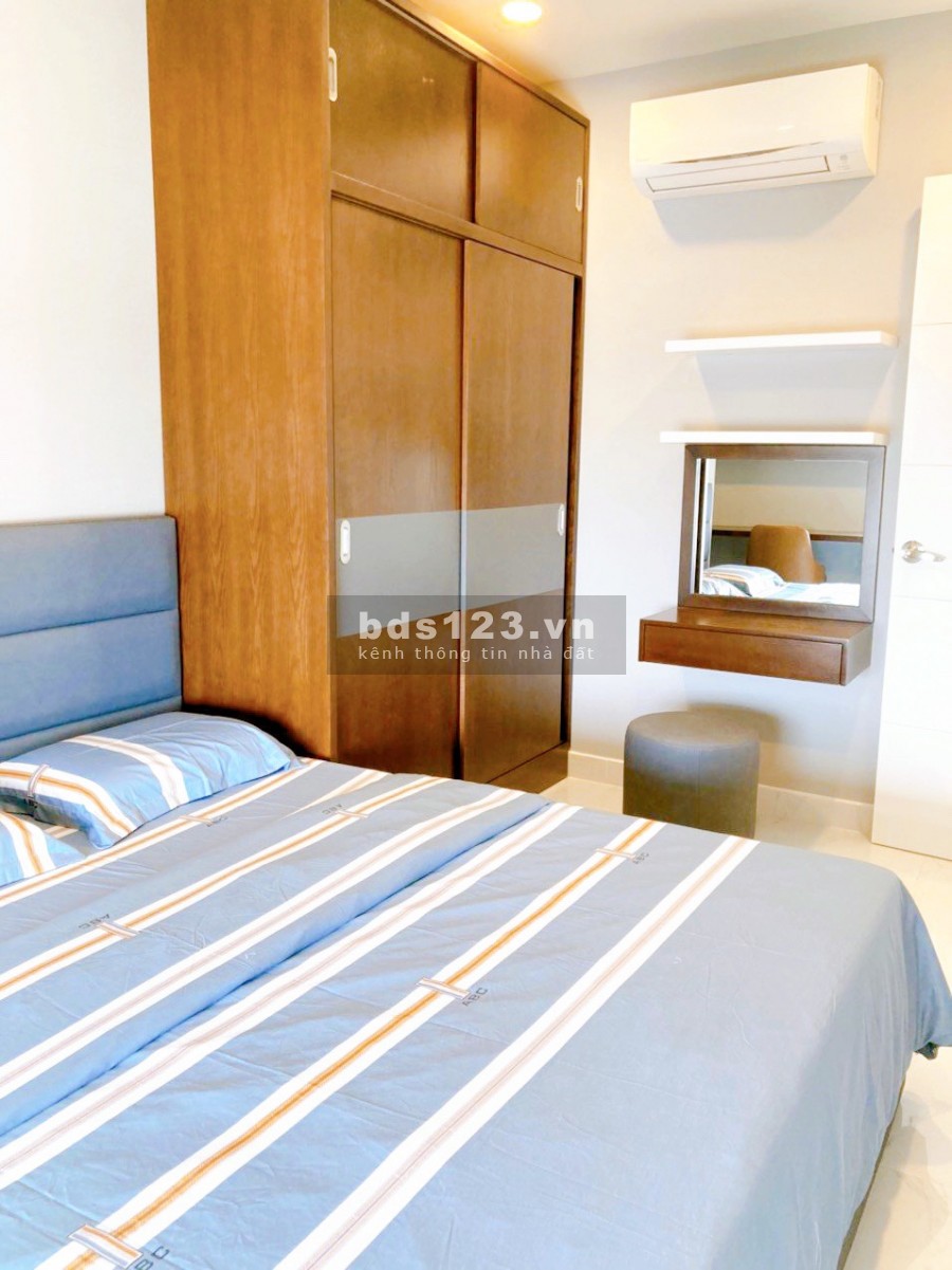 Bán căn hộ Terra Royal Quận 3, căn 2PN/2WC view sân bay, tầng cao giá 6.5 tỷ bao sổ. LH: 0969797916