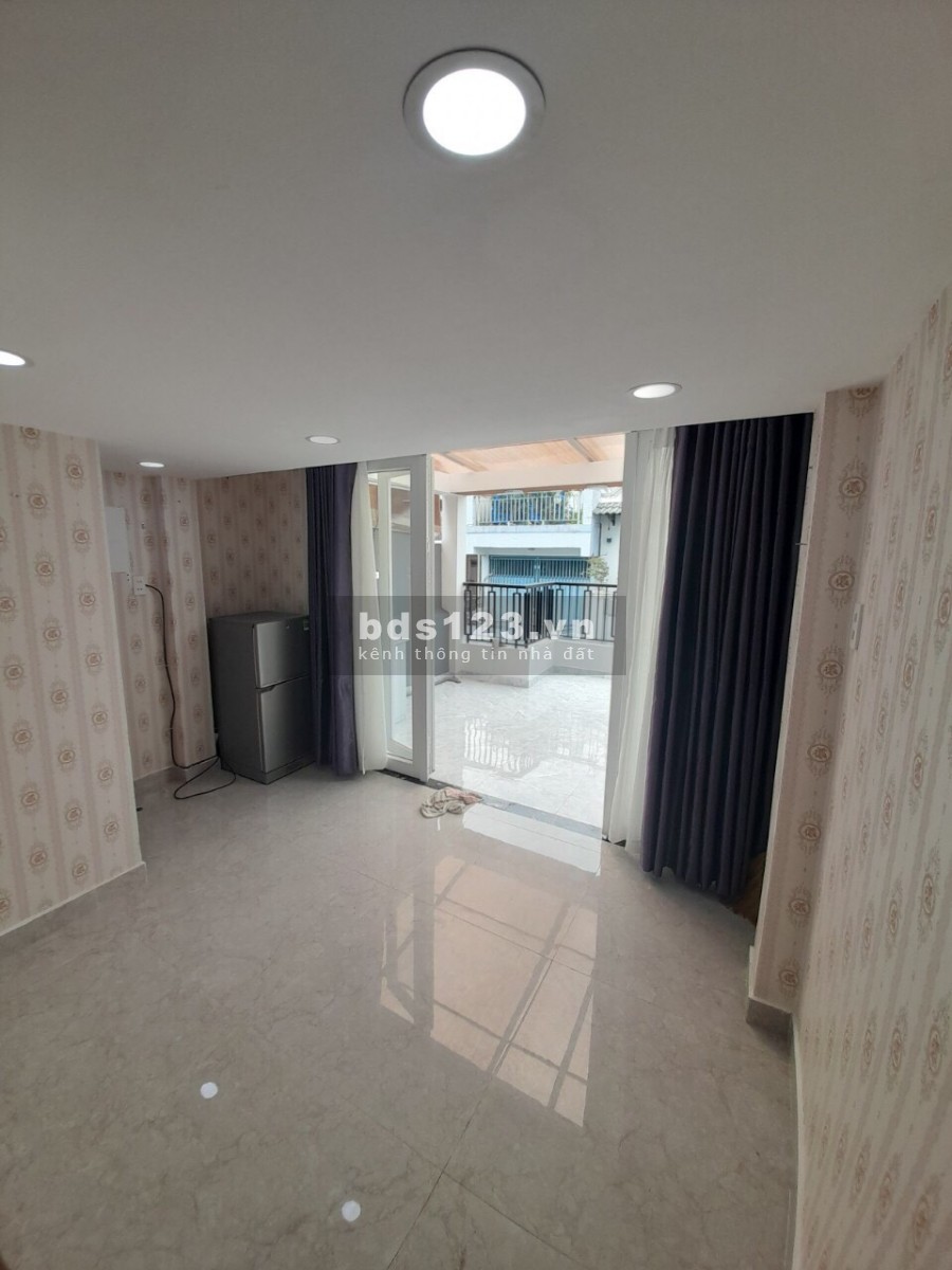 Căn hộ Quận 5 ban công 2PN 70m2 gần chợ An Đông.