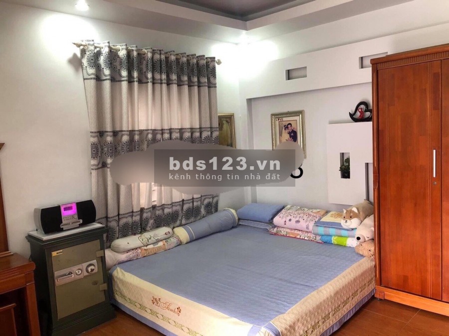Nhà chính chủ 3 tầng Xóm Trung Văn Cao