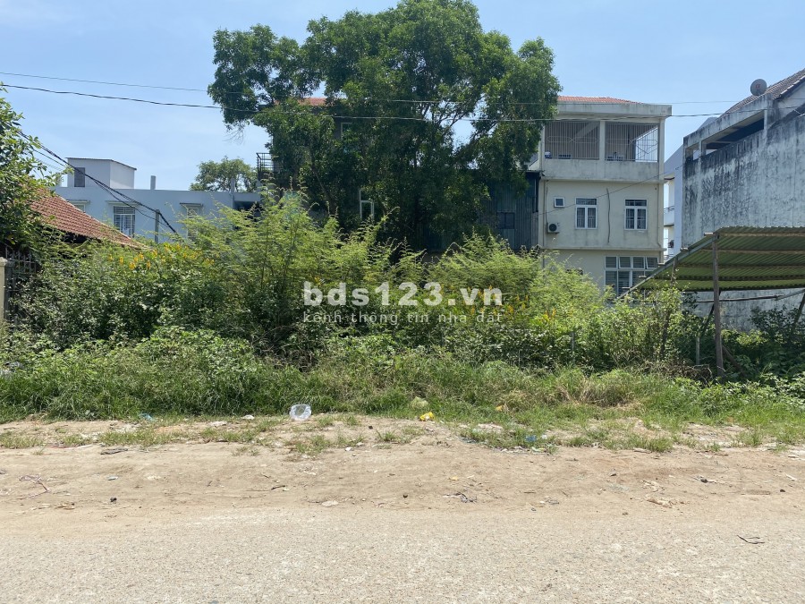 BÁN GẤP LÔ ĐẤT ĐẸP NGANG 7M CÁCH TỈNH LỘ 10 50M ĐƯỜNG 2 XE TẢI TRÁNH NHAU