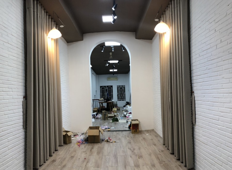 Bán nhà đẹp 1 trệt 2 lầu, đang kinh doanh buôn bán hiện đang cho thuê thu nhập 120tr/năm.