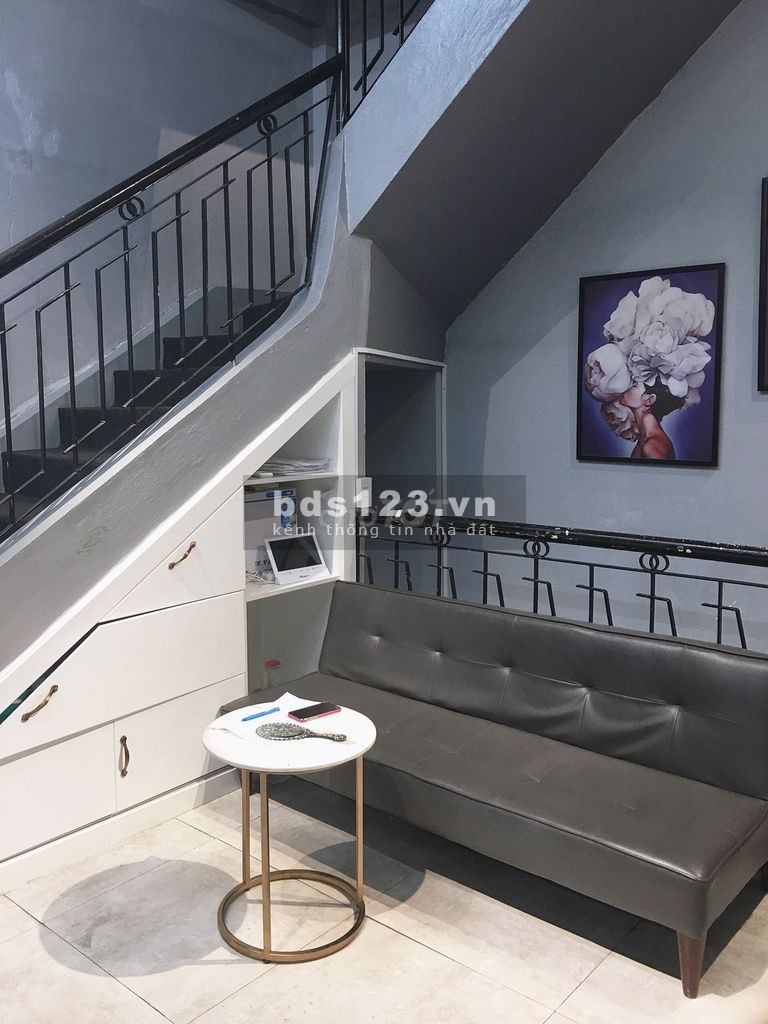 Cho thuê NNC Góc 2 mặt tiền Nguyễn Đình Chiểu, P.2, Q.3.