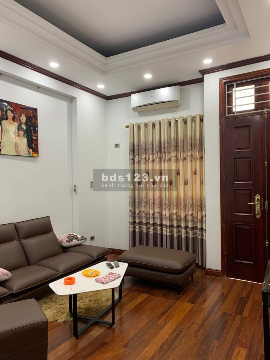 NHÀ NGUYỄN VĂN CỪ - ÔTÔ ĐỖ CỬA -5 tỷ. 0825.599.833