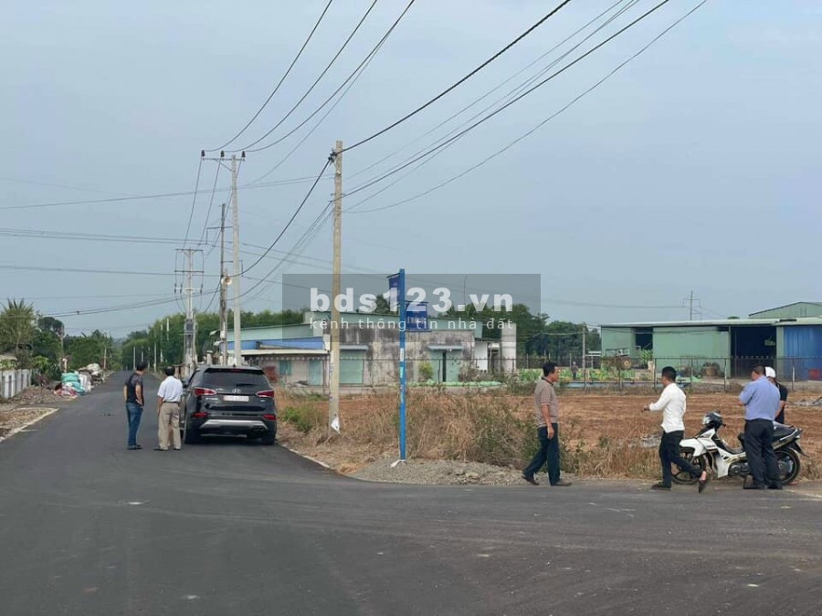 BÁN ĐẤT NGAY TT ĐẤT ĐỎ, 125M2, SHR