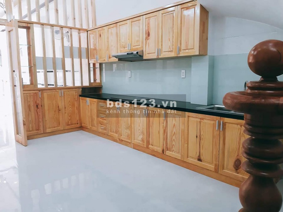 Bán Nhà Phố Gần Mặt Tiền Lê Quang Định Quận Bình Thạnh. DT: 96m2. LH: 0932155399.
