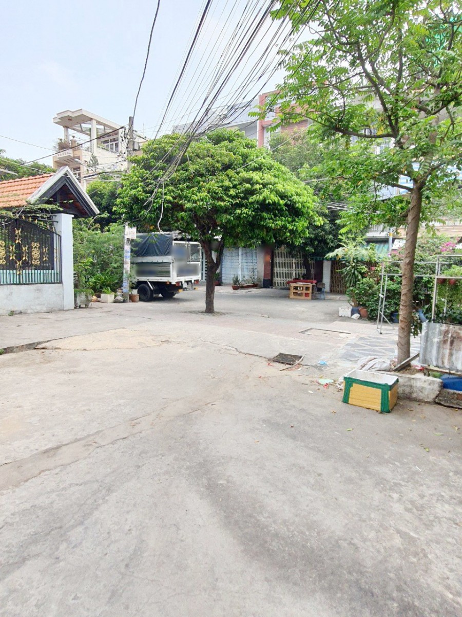 Nhà nở hậu, 1 lầu, 2PN hẻm 241 Bùi Minh Trực P5 Q8