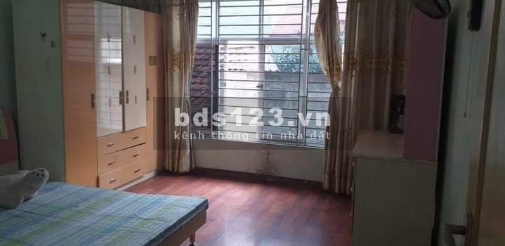 Bán nhà đường Hoàng Mai, 50m2, 4 tầng, mặt tiền 4m, ô tô đỗ cổng, giá 4,5 tỉ