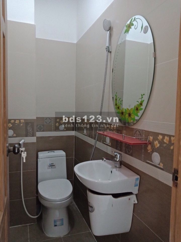 Chính chủ bán gấp nhà 1 lầu, ngay nhà thờ ngã tư Gò Mây, Quận Bình Tân