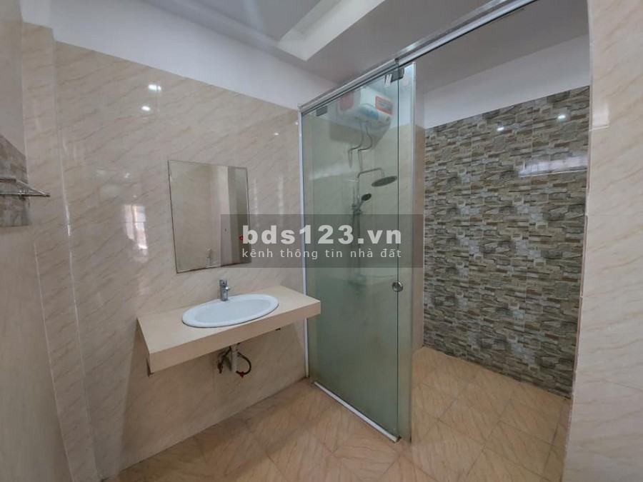 Bán nhà riêng Trương Định 5 tầng 35m2, giá 3.75 tỷ kinh doanh nhỏ