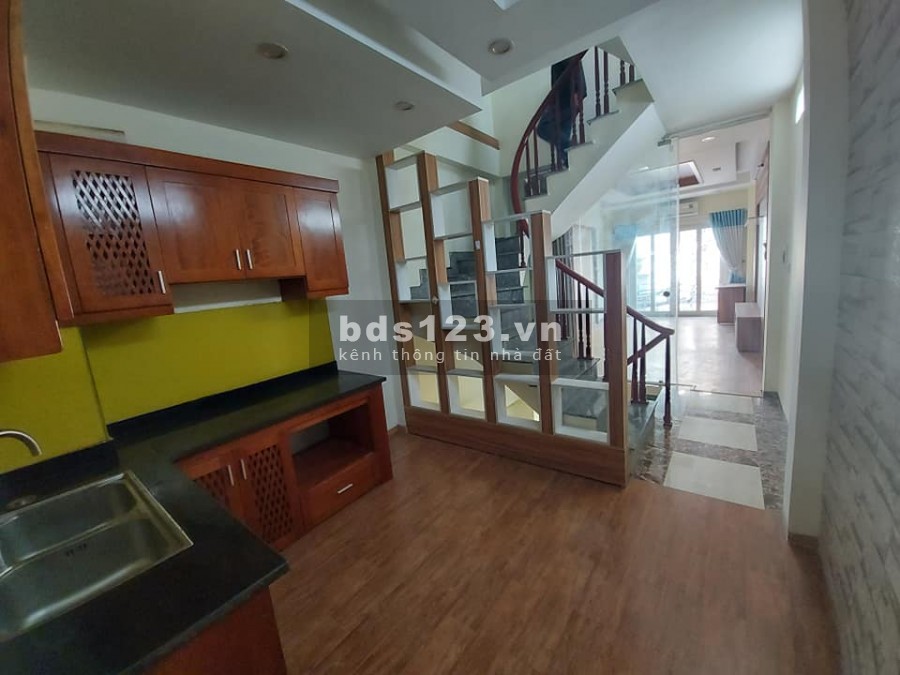 Bán nhà riêng Trương Định 5 tầng 35m2, giá 3.75 tỷ kinh doanh nhỏ