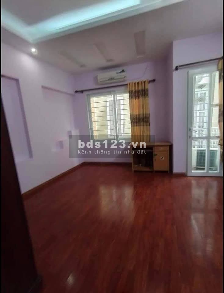 NHỈNH 3 TỶ CẦU GIẤY 37M2 5T ĐẸP MỚI LONG LANH
