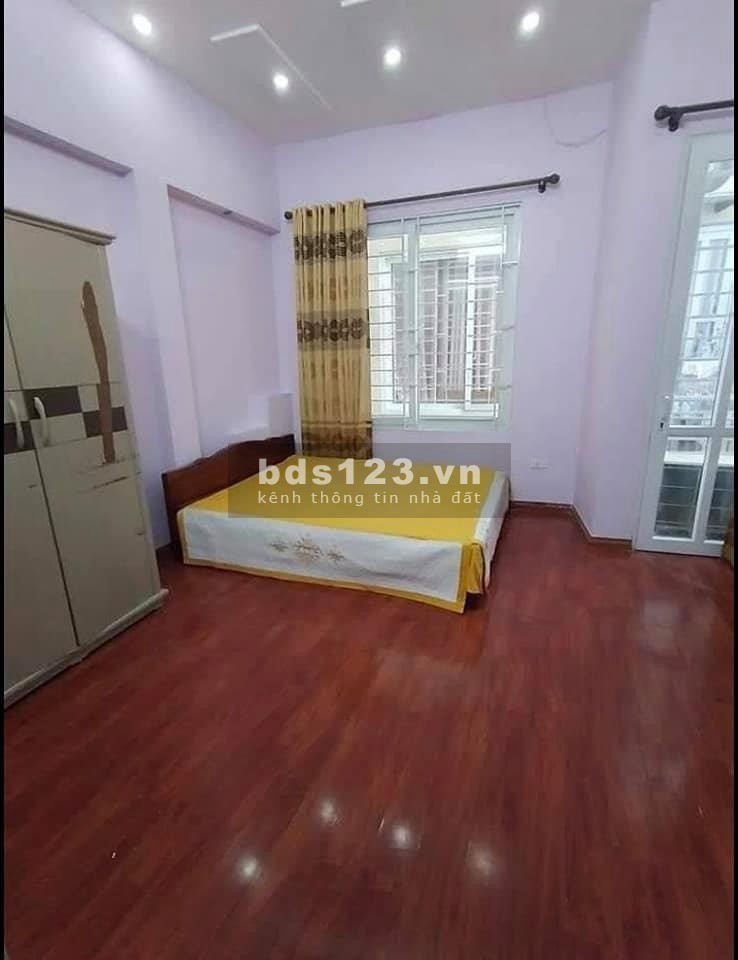 NHỈNH 3 TỶ CẦU GIẤY 37M2 5T ĐẸP MỚI LONG LANH