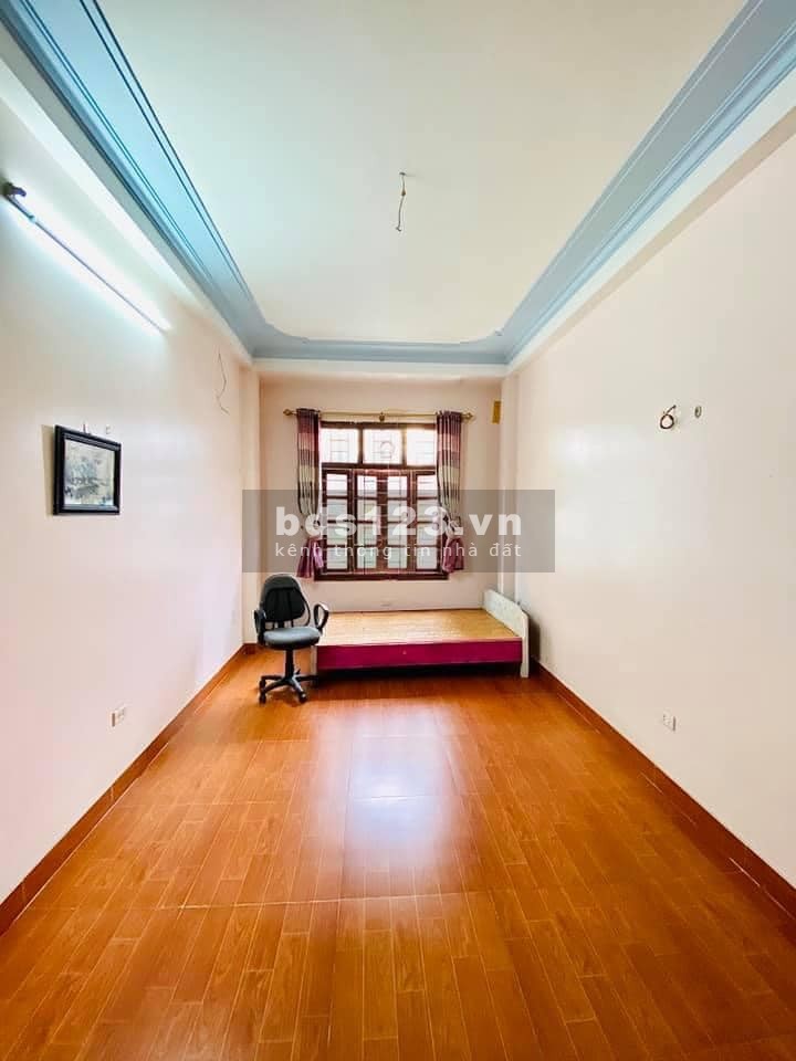 QUANG TRUNG ÔTÔ SÁT NHÀ KINH DOANH RỪNG TIỆN ÍCH DT 35 M2 GIÁ NHỈNH 3 TỶ